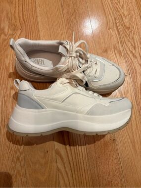 Zara Cream and Light Gray Platform Sneakers